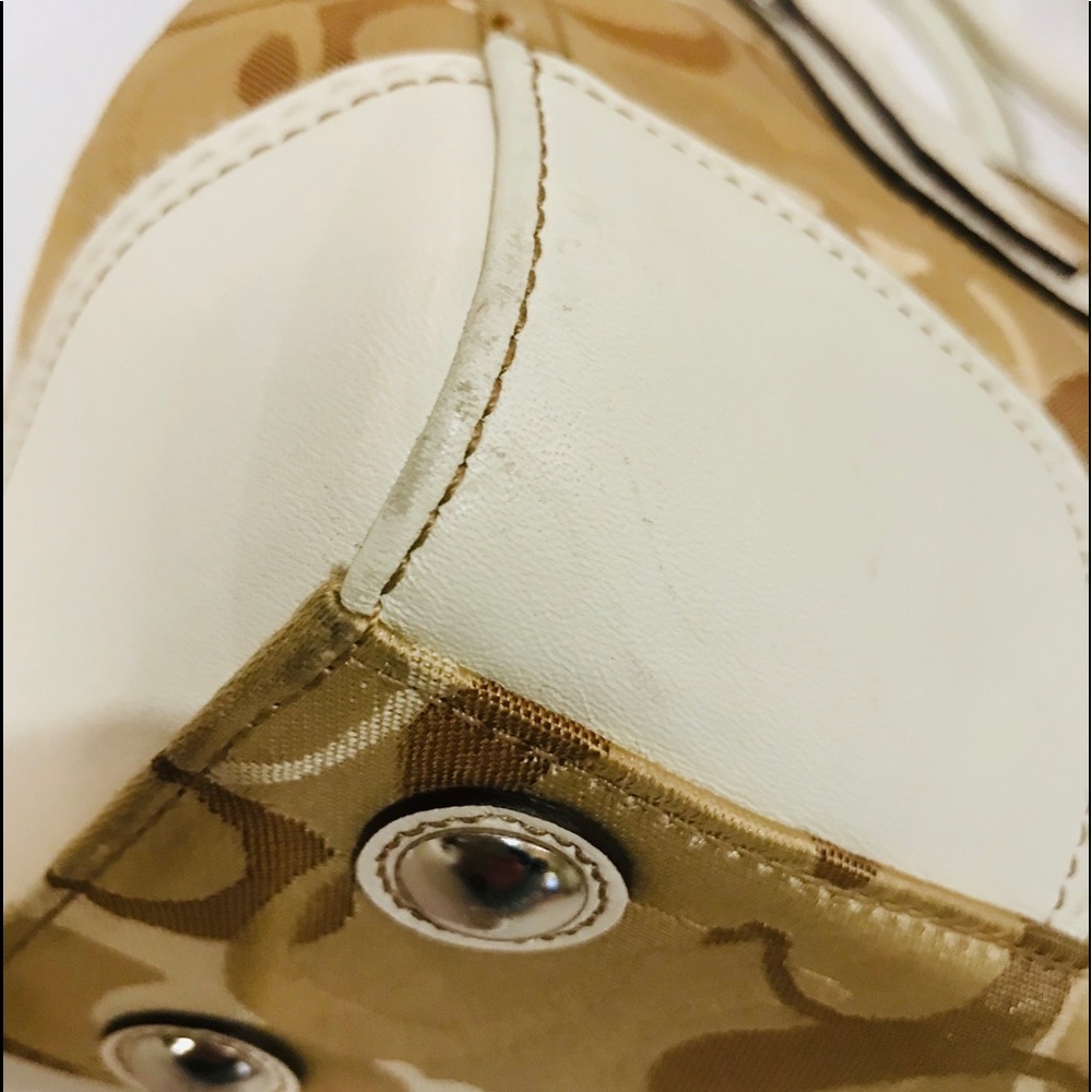 ๐2 for $80๐ Coach Hampton Ivory Optic Tote - Picture 8 of 8